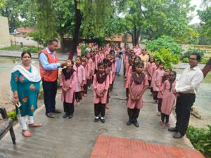 To prevent outbreaks of diseases : बीमारियों के प्रकोप से बचाव हेतु औषधि वितरण, जल संरक्षण, पर्यावरण संरक्षण व सेनेटरी पैड