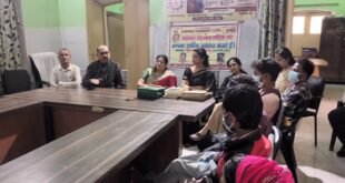 Adopted by giving nutrition bundle : जिला महिला चिकित्सालय कोठी गेट हापुड़ के सभागार में पोषण पोटली देकर गोद लिया ?