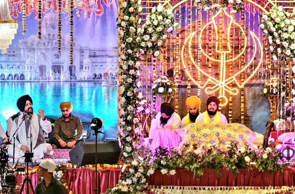 Delighted with Shabad Kirtan : रागी जत्थों ने संगत को किया शबद कीर्तन से निहाल ?