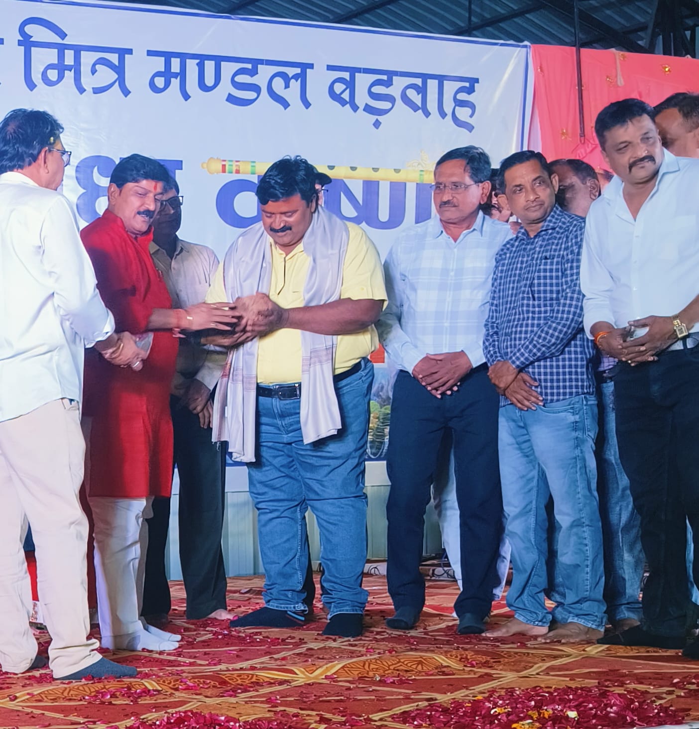 Honored by the board : संस्था नवसृजन एवं श्री राकेश गुप्ता जी अध्यक्ष मित्र मंडल द्वारा सम्मानित ?