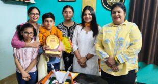 Sports officer honored : शूटिंग में गोल्ड मेडल जीतने पर क्षितिज शर्मा को जिला खेल अधिकारी ने किया सम्मानित ?