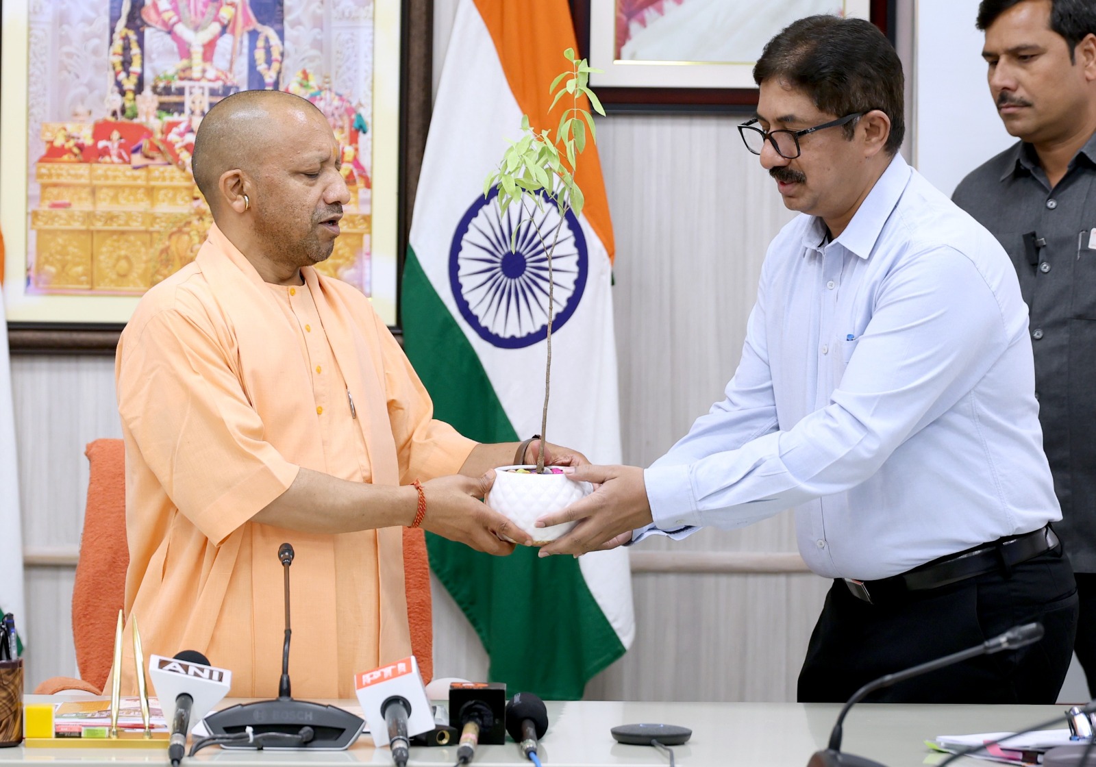 Start of registration : मुख्यमंत्री ने लखनऊ विकास प्राधिकरण द्वारा 6,500 करोड़ रु0 की लागत से 785 एकड़ क्षेत्रफल में पंजीकरण का शुभारम्भ ?