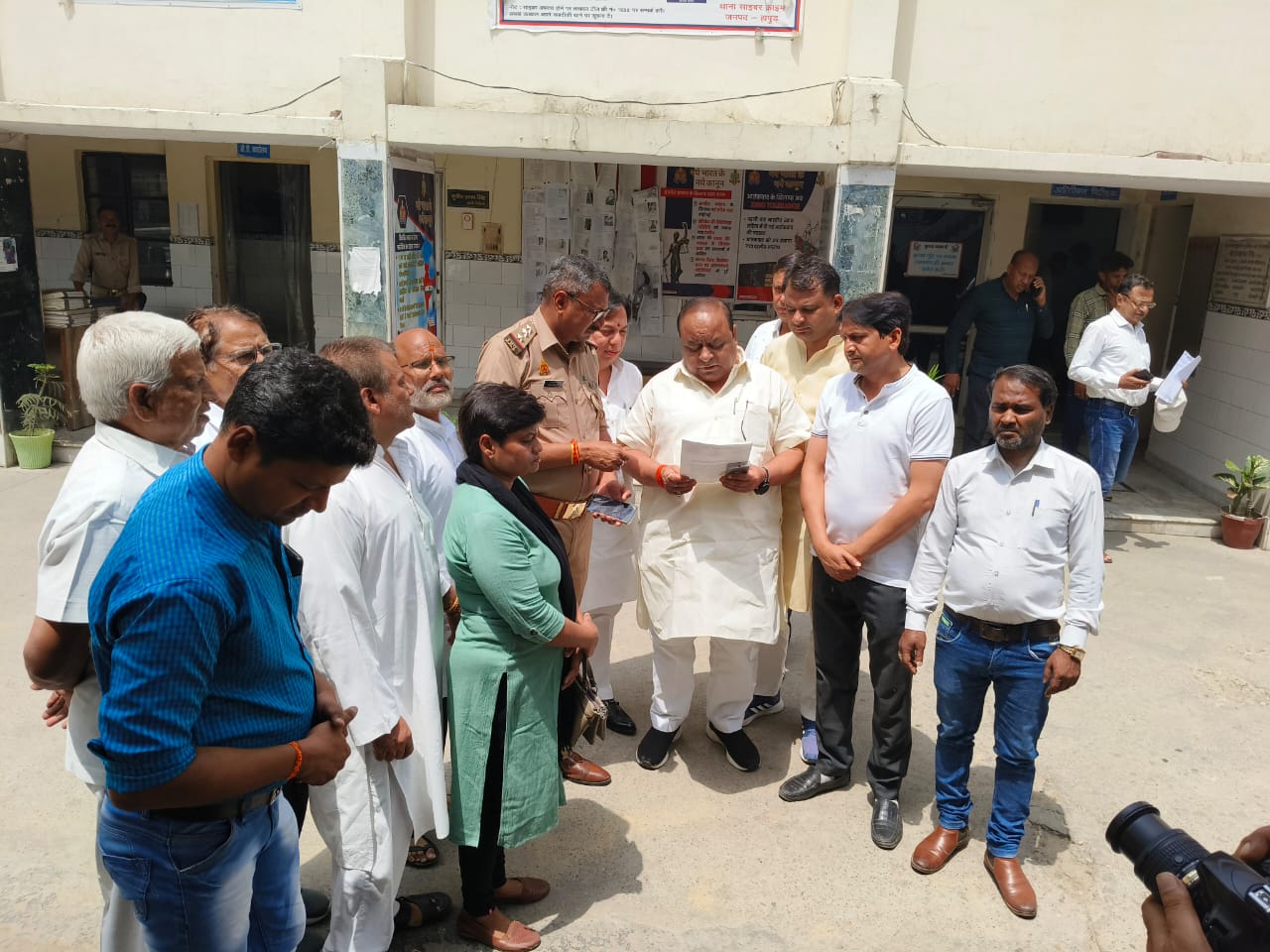 Lodged complaint : राहुल गांधी का पुतला फूंकने के विरोध में कांग्रेसियों ने थाना कोतवाली में दर्ज कराई शिकायत ?
