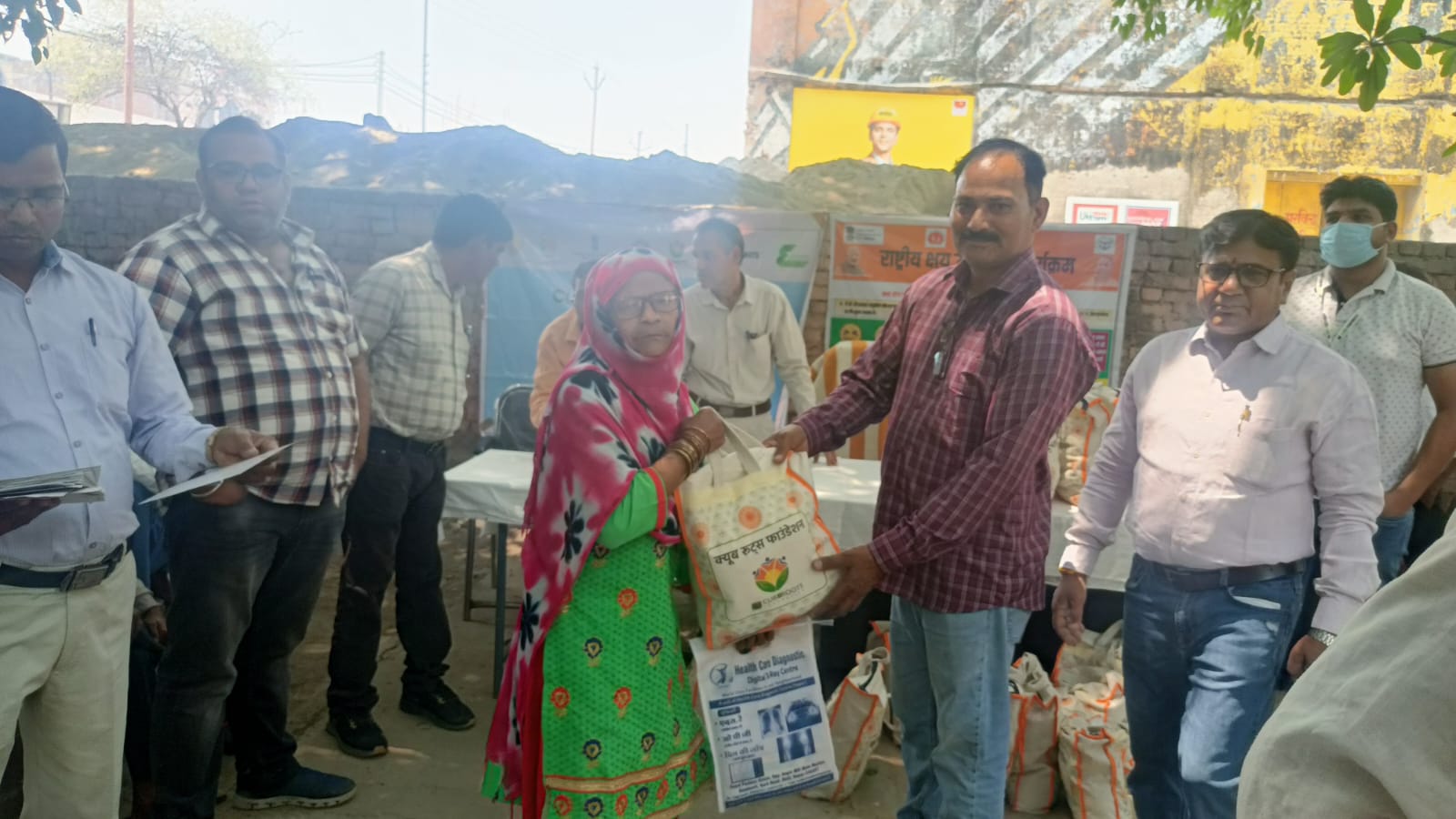 Patients were adopted : क्यूब रूट फाउंडेशन द्वारा 100टी0बी0 मरीज लिए गए गोद ?