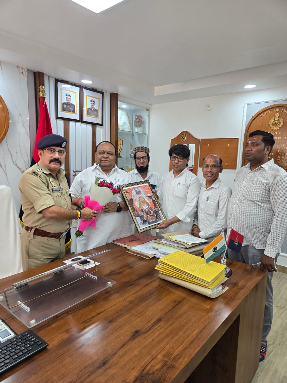 courtesy call : कांग्रेस जिलाध्यक्ष राकेश त्यागी ने SP से की शिष्टाचार मुलाक़ात ?