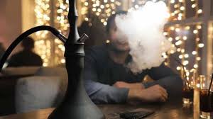 Addiction being served : कैसरबाग में हुक्का माफियाओं का जलवा धुएं में उड़ता कानून नाबालिगों को परोसी जा रही लत ?