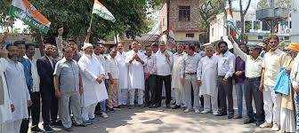 Memorandum submitted to District Magistrate : प्रदेश में निजी स्कूलों द्वारा मनमानी ढंग के विरोध में कांग्रेस जनों ने जिलाधिकारी को सौंपा ज्ञापन ?