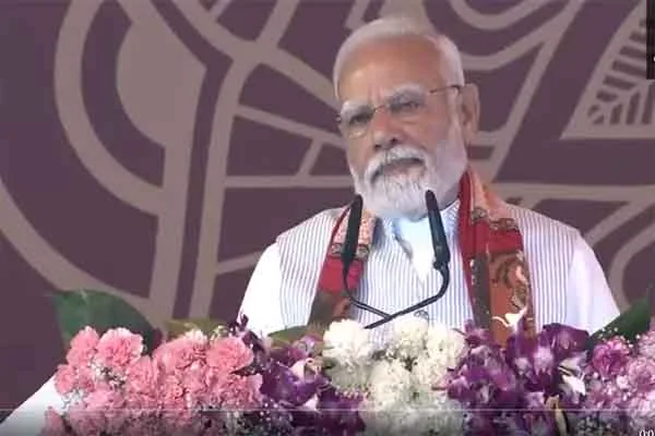 Inauguration and foundation stone laying : प्रधानमंत्री ने वाराणसी में लगभग 3,900 करोड़ रु0 की 44 विकास परियोजनाओं का लोकार्पण और शिलान्यास ?