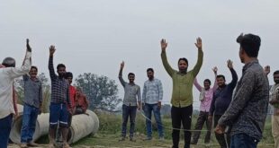 Rage among passersby : अधूरी अधर पर अटकी सड़क उड़ती धूल गुब्बार से ग्रामीणों राहगीरों में रोष ?