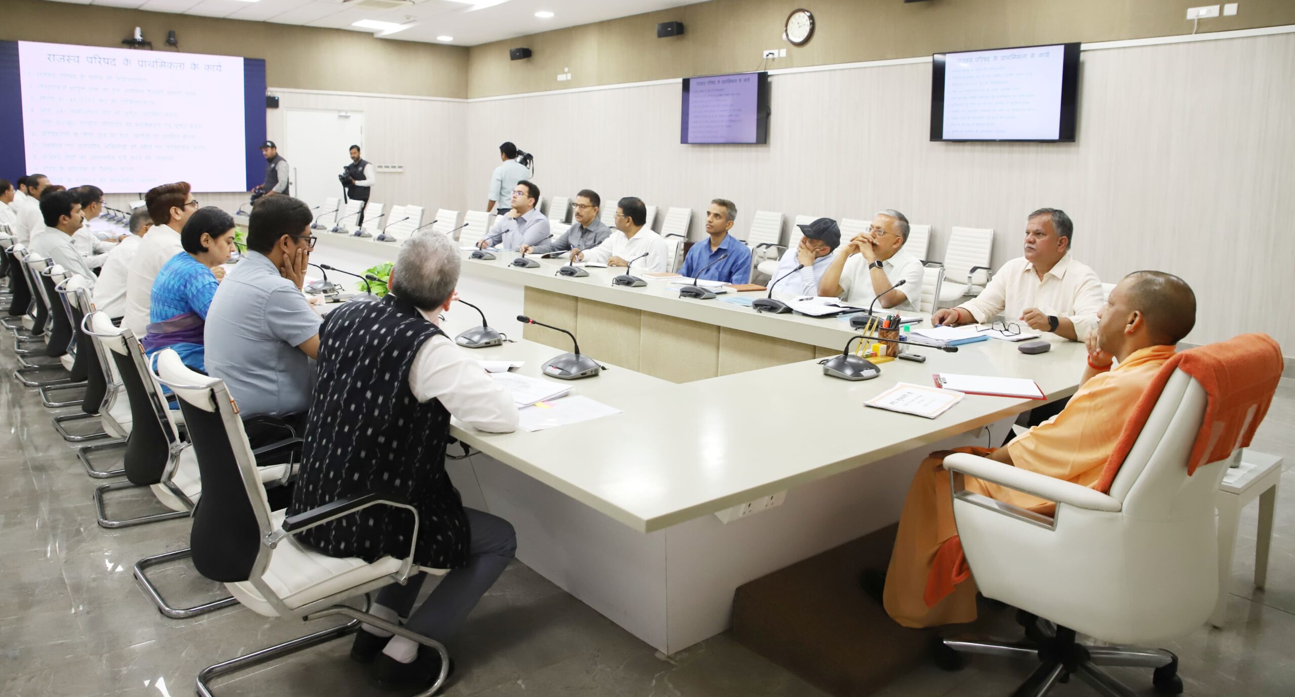 Digitization of records : राजस्व वादों का हो समयबद्ध निस्तारण, तेज करायें लैंड रिकॉर्ड का डिजिटलीकरण ?