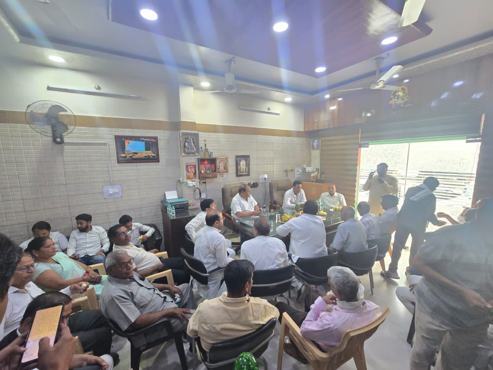 Monthly meeting : कांग्रेस संगठन ने विस्तार और जनसमस्याओं को लेकर की मासिक बैठक ?