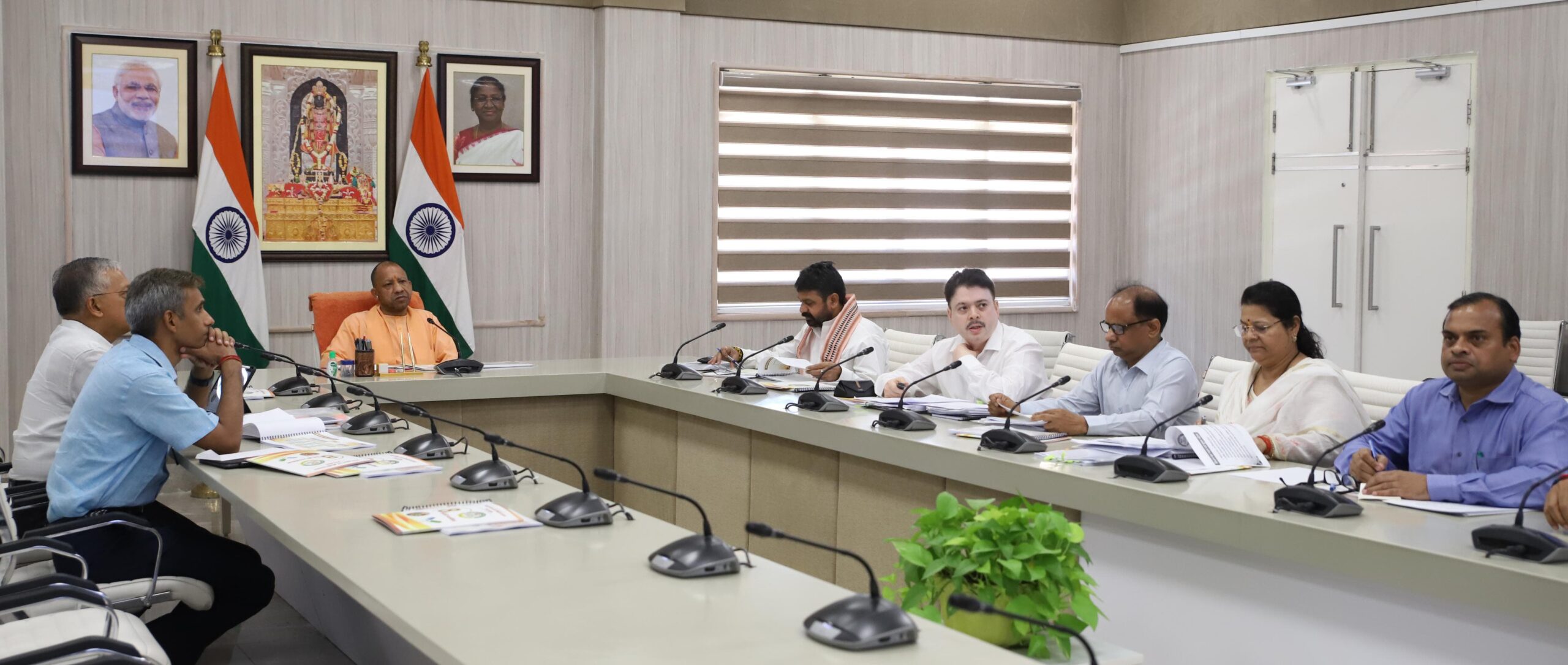 Strict action instructions : खाद्य पदार्थों में मिलावट और नकली दवाओं के कारोबार में संलिप्त अपराधियों के खिलाफ मुख्यमंत्री ने दिए सख्त कार्रवाई के निर्देश ?