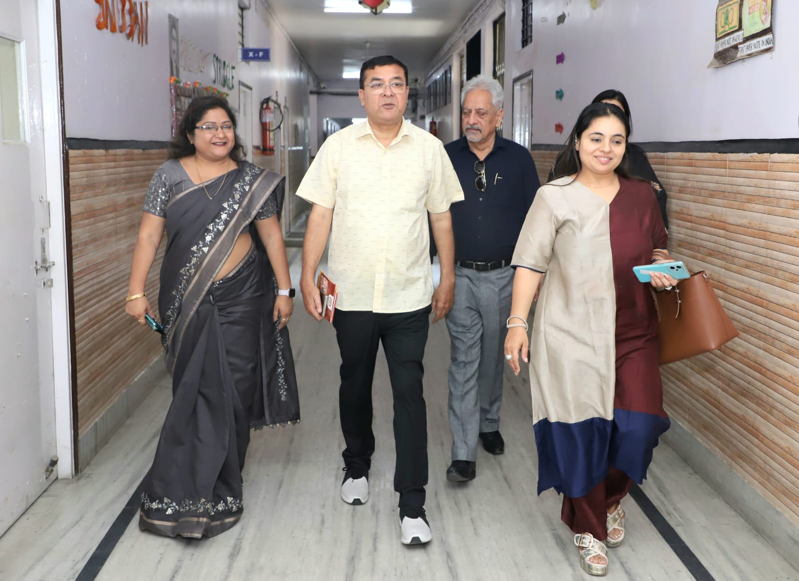 Save daughters, educate daughters : लार्ड महावीरा एकेडमी में बेटी बचाओ, बेटी पढ़ाओ अभियान में किया छात्राओं को जागरूक ?