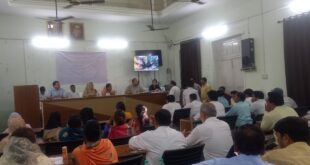 Meeting with ward Councillors : जिलाधिकारी ने की हापुड़ नगर पालिका के सभी वार्ड सभासदों के साथ बैठक ?