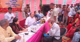 Listened to the problems of the villagers : जिलाधिकारी के द्वारा आज ग्राम हरसिंहपुर ब्रजनाथपुर में जन चौपाल लगाकर सुनी ग्रामीणों की समस्या ?