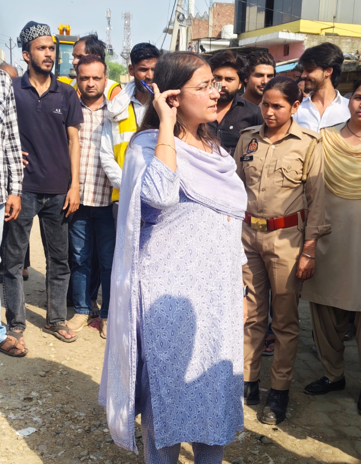 Sadar Nikita Sharma : कड़क धूप हो या जनता का दर्द, पीछे नहीं हटीं एसडीएम सदर निकिता शर्मा ?