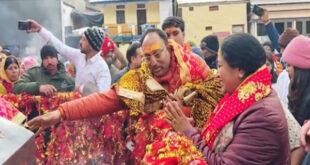 CM Rekha Gupta : केदारनाथ मंदिर पहुंची सीएम रेखा गुप्ता, परिवार संग की पूजा अर्चना ?