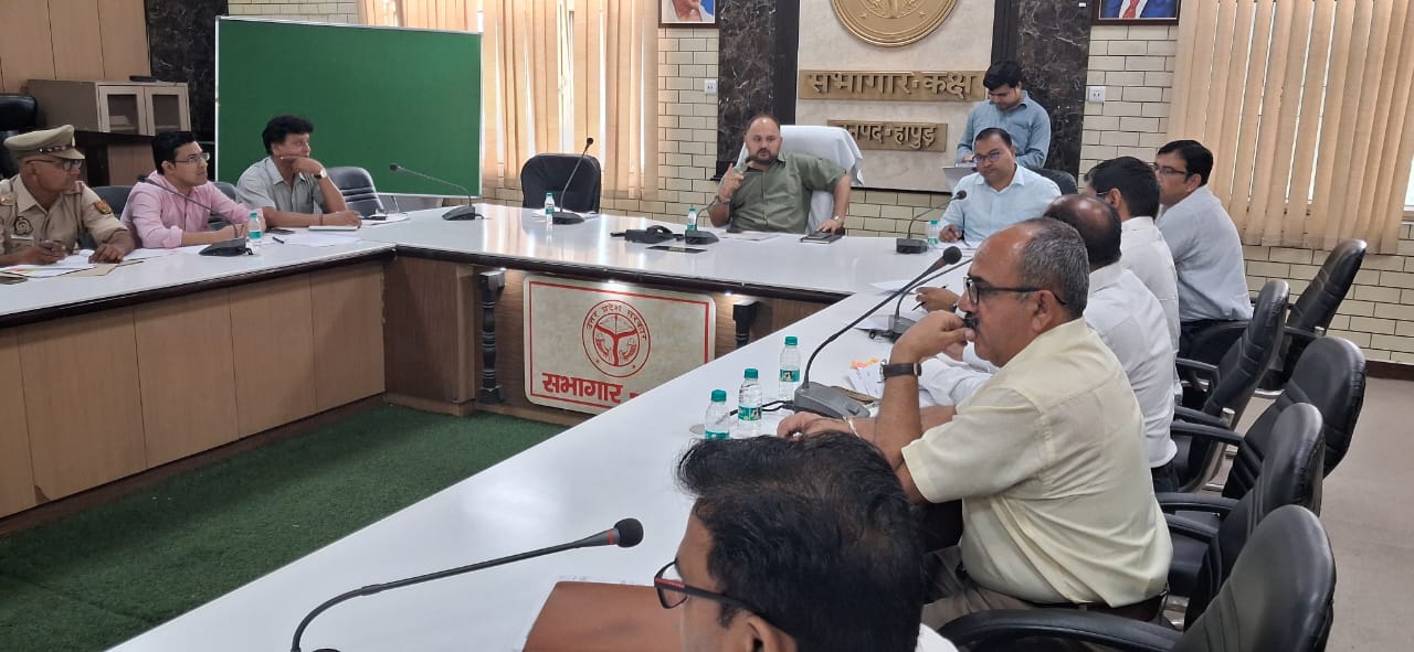 Unregistered e-rickshaw operated: जिलाधिकारी की अध्यक्षता में हुई जिला सड़क सुरक्षा समिति की बैठक ?