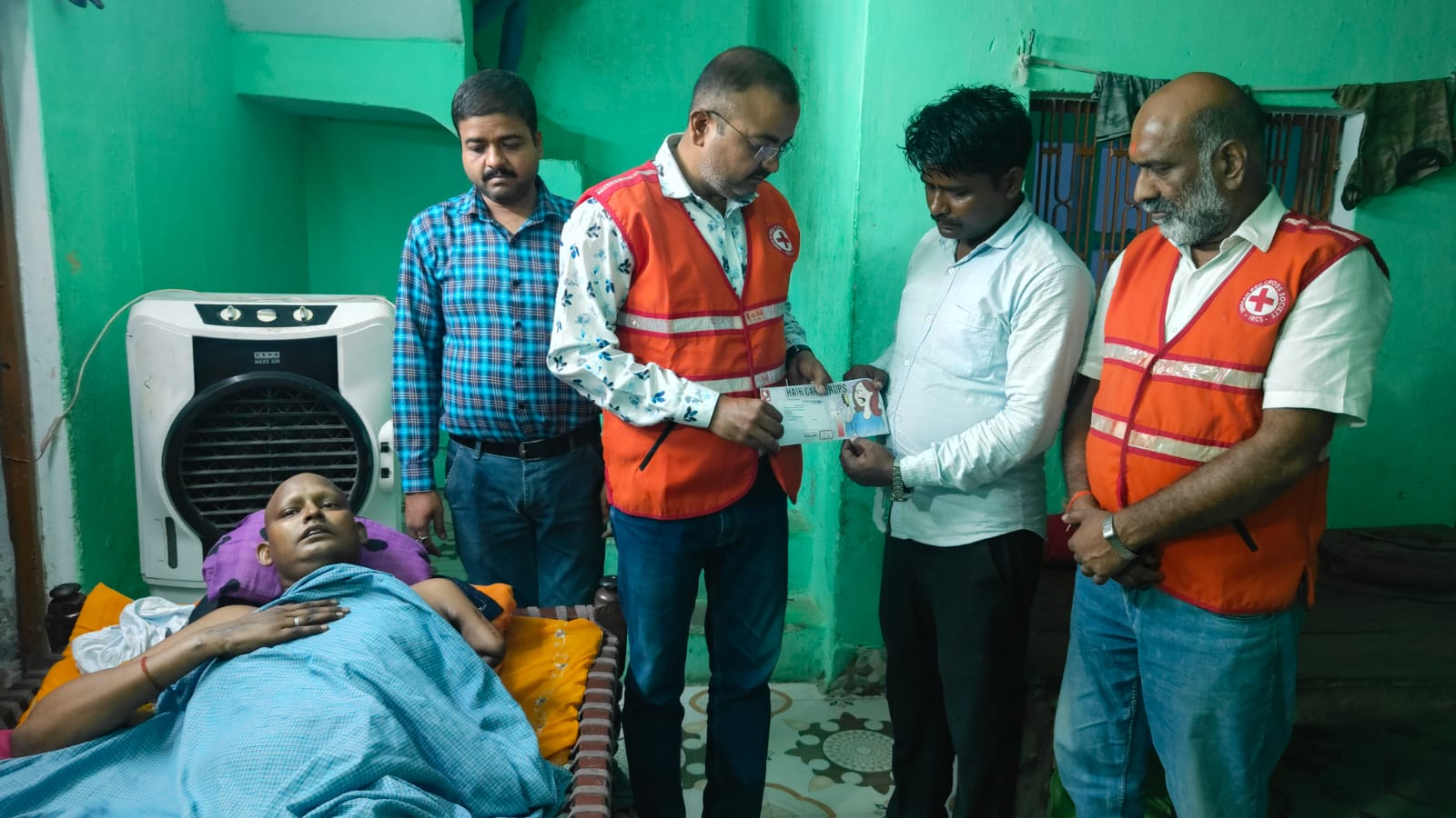 Support amount : डॉ अनुराग श्रीवास्तव द्वारा मरीज सुशील कुमार श्रीवास्तव को बीस हजार एक रुपये की सहयोग राशि ?