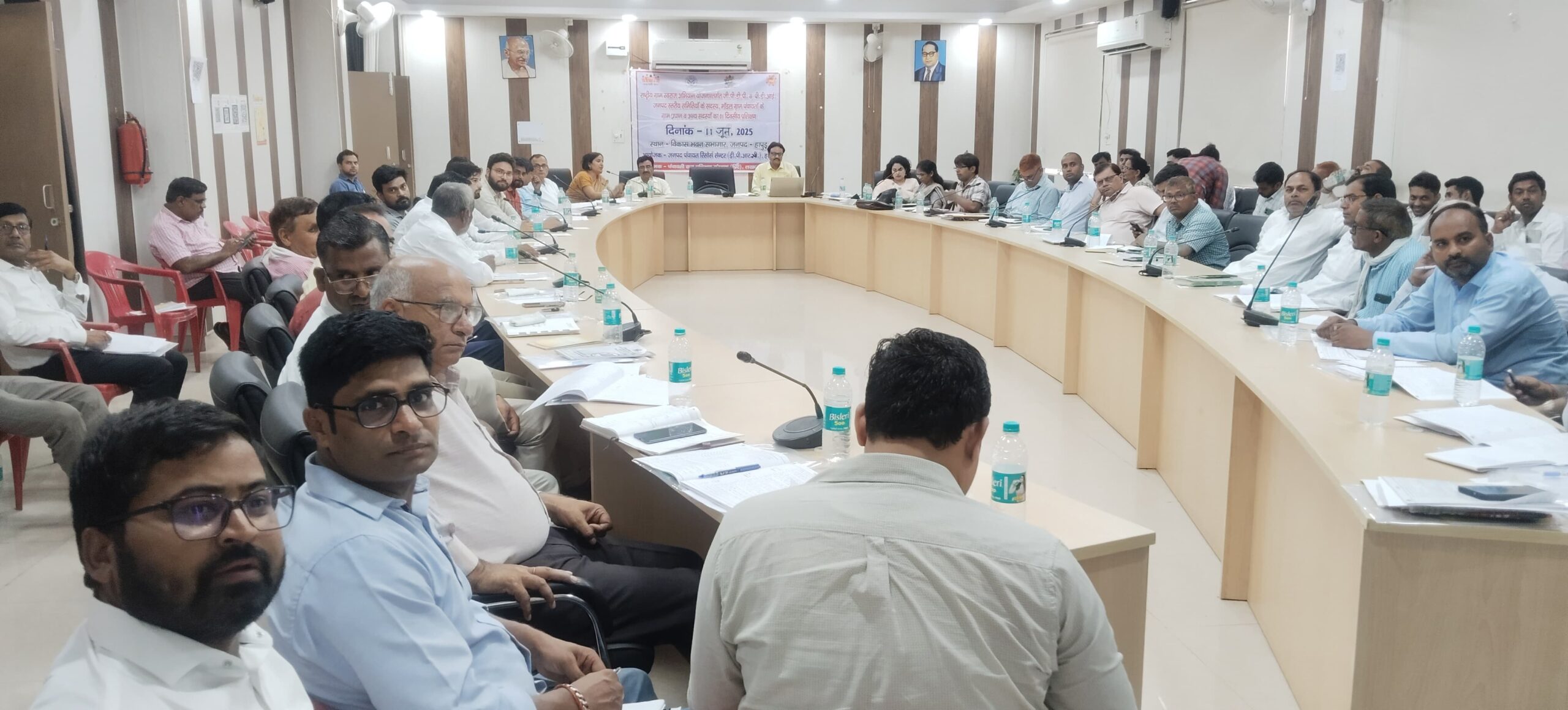 Organizing training : हापुड़ के विकास भवन के सभागार में जीपीडीपी, पीडीआई समितियों के सदस्यों का एक दिवसीय प्रशिक्षण का आयोजन ?