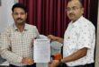 Request letter : डॉ अनुराग श्रीवास्तव द्वारा रेलवे स्टेशन में शिलापट्ट लगाने हेतु डीआरएम रेलवे को निवेदन पत्र महेंद्र गुप्ता मुख्य वाणिज्य निरीक्षक को प्रदान किया ?