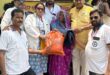 father's Day : फादर्स डे के अवसर पर बाँदा रोटी बैंक टीम के द्वारा ग्राम कहला में जरूरतमंदों को किया गया बृहद कपड़ा,किताबें, जूते चप्पलों का वितरण ?