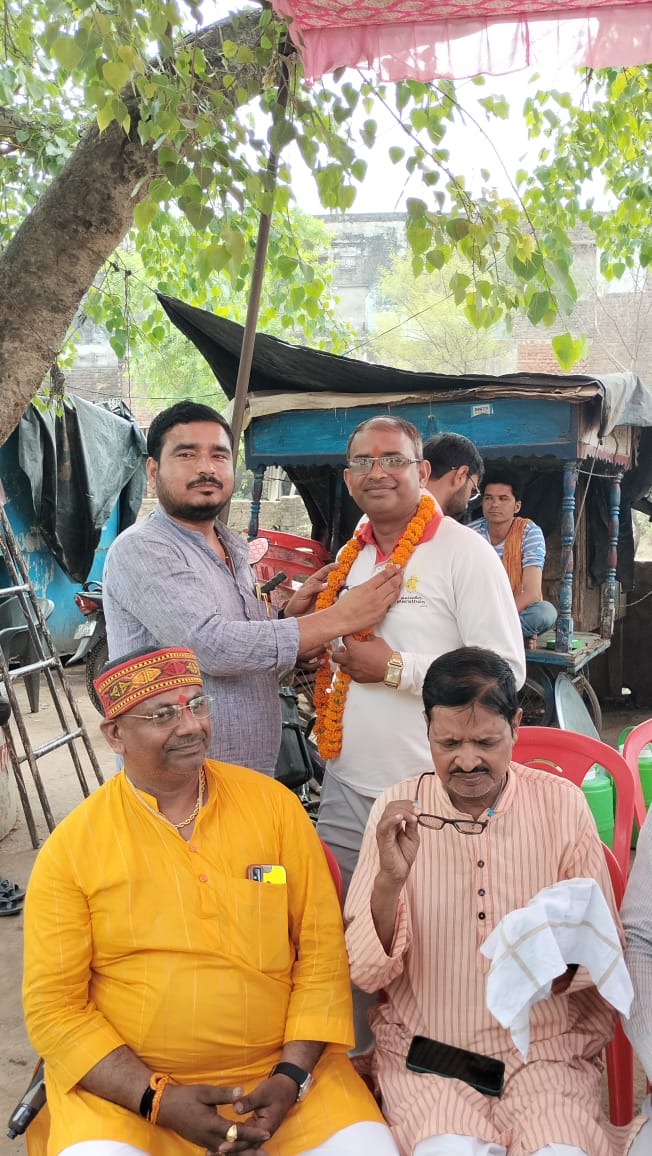 Syrup feeding : जिलाध्यक्ष बुद्धविलाश शुक्ला की अध्यक्षता में श्रद्धालुओं और राहगीरों को शरबत पिलाने का कार्य किया ?