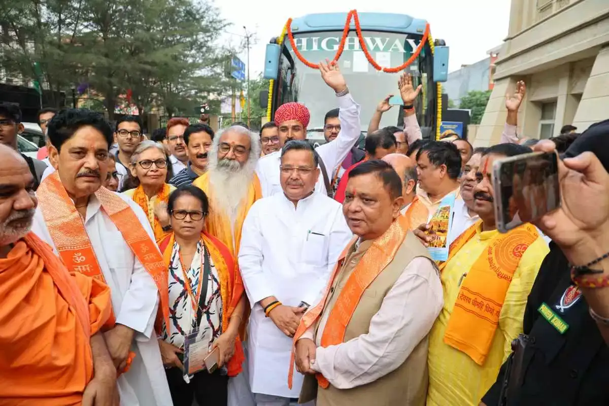 Kailash Mansarovar Yatra : हर हर महादेव के जयघोष के साथ गाजियाबाद से रवाना हुआ कैलाश मानसरोवर यात्रा का पहला जत्था ?