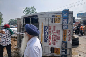 collision between bus and car : पंजाब के होशियारपुर में दर्दनाक हादसा : बस और कार के बीच टक्कर में 8 लोगों की मौत,CM मान ने जताया दुख ?