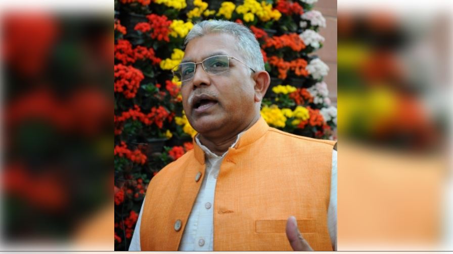 BJP leader Dilip Ghosh targeted TMC: दिलीप घोष ने टीएमसी नेताओं की आलोचना करते हुए उन्हें असामाजिक और गैरजिम्मेदार बताया, कहा कि बंगाल में विपक्ष को हर काम के लिए कोर्ट जाना पड़ता है।