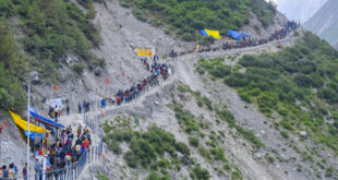 The devotees took darshan : जम्मू से 6411 तीर्थयात्रियों का एक और जत्था रवाना, पहले दिन 12 हजार से अधिक भक्तों ने किए दर्शन ?