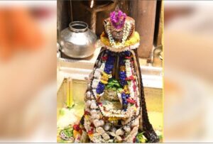 The story behind it : सावन विशेष: भस्म, चंद्रमा और गंगा तो महादेव के गले में विराजित नागदेव, जानें इसके पीछे की कथा ?