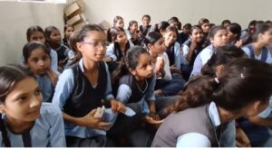 Dialogue Center : भरतपुर: 'तेरे मेरे सपने' विवाह पूर्व संवाद केंद्र ने छात्राओं को किया जागरूक