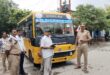 Jaunpur mein schooli bason per:चला चालान का डंडा, दर्जनों बसें पाई गईं नियमों के खिलाफ, मिली सख्त चेतावनी