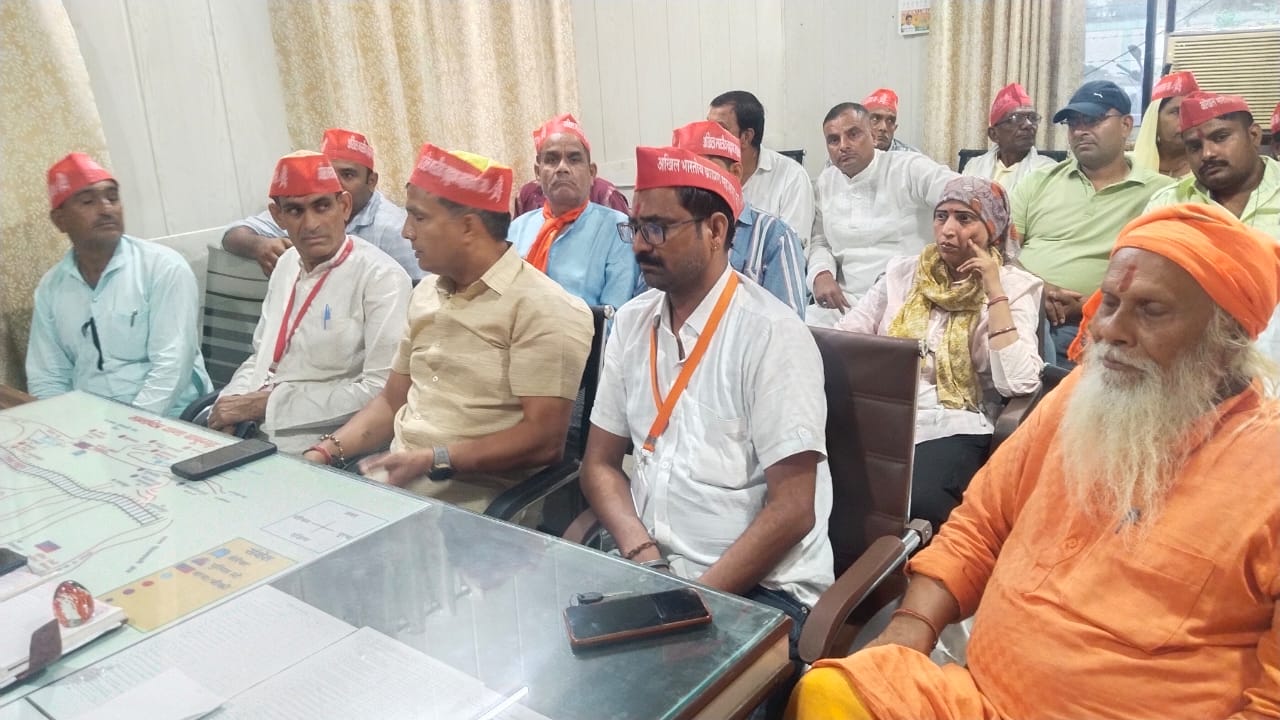 Conversation with CO Hapur : अखिल भारतीय ब्राह्मण महा सभा रा के पदाधिकारी पहुंचे थाना बाबूगढ़ की थाना प्रभारी सी ओ हापुड़ से हुई वार्ता ?