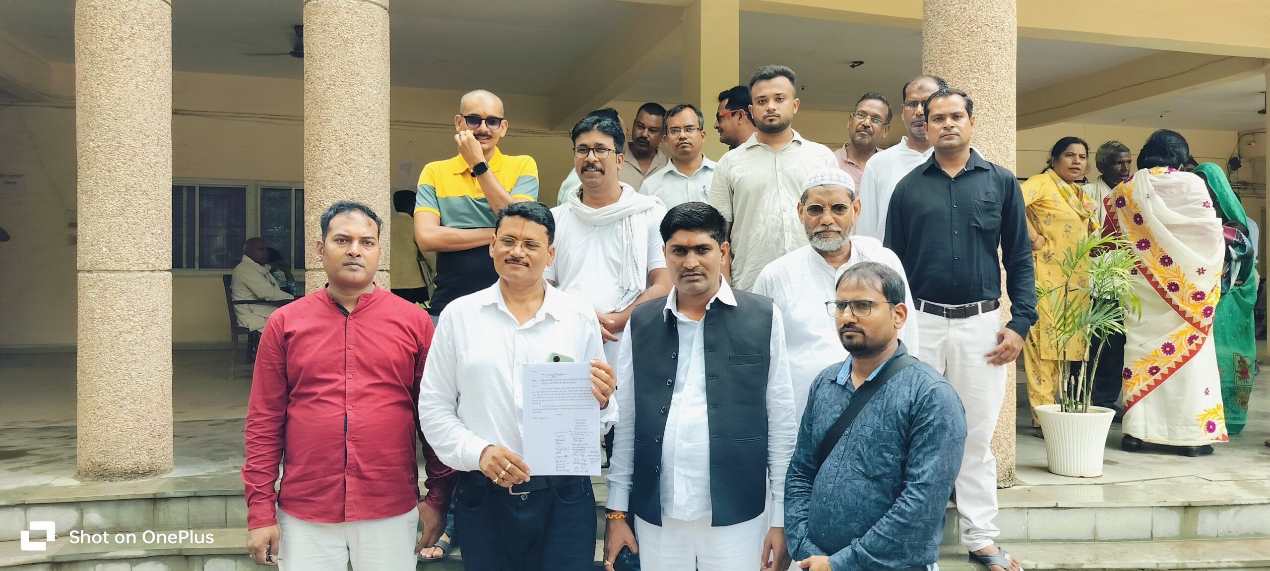 Application letter : कॉलोनी वासियों ने 11000केवी विद्युत लाइन ना खिंचवाने के लिए दिया प्रार्थना पत्र ?
