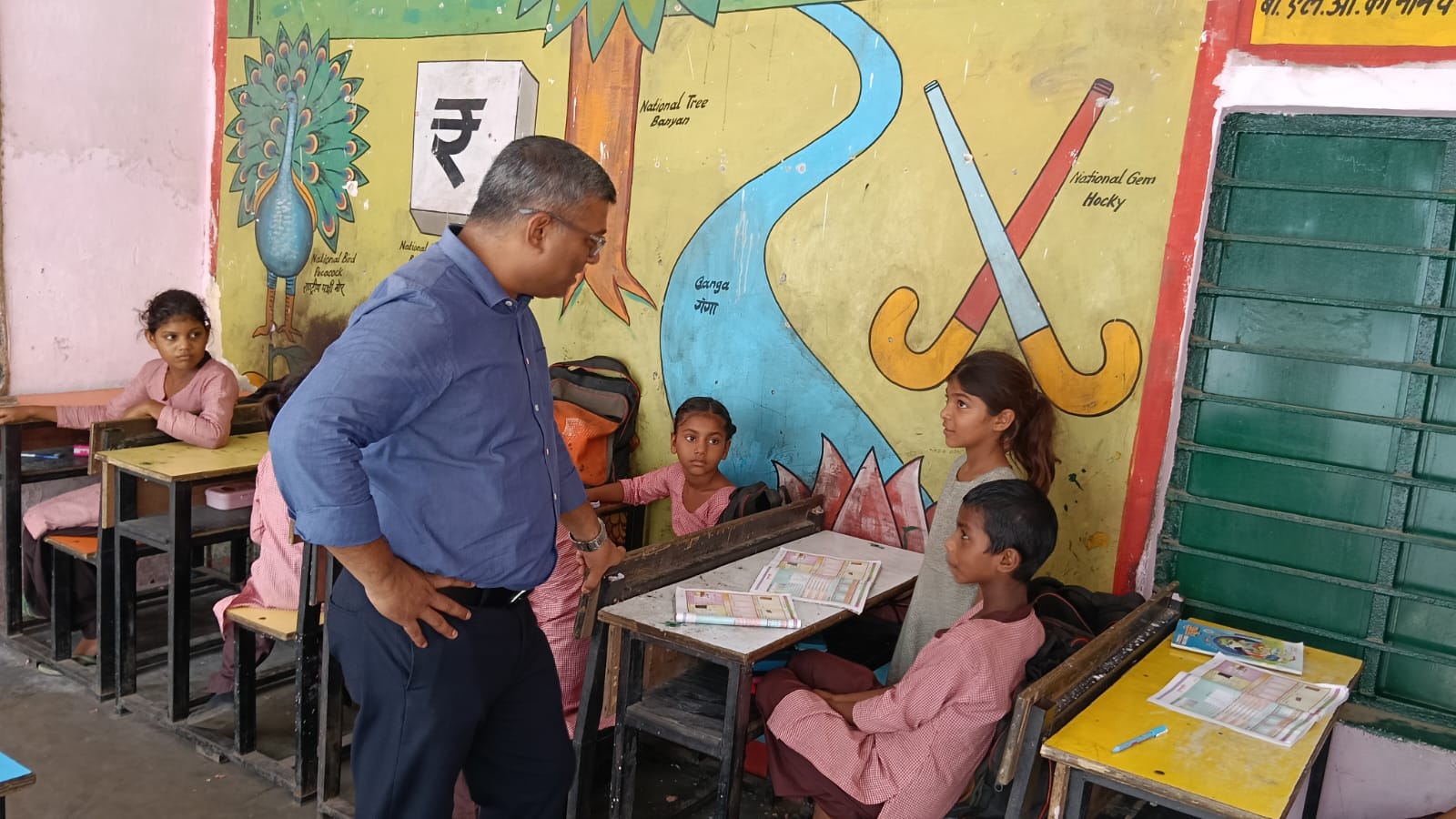 Chief Development Officer: मुख्य विकास अधिकारी द्वारा प्राथमिक विद्यालय सरावा व गोयना विकासखंड हापुड़ का किया औचक निरीक्षण