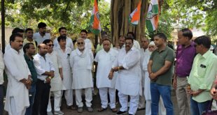 Congress in opposition : उत्तर प्रदेश में भाजपा सरकार द्वारा 5 हजार प्राइमरी और जूनियर विद्यालयों को मर्ज करने के विरोध में कांग्रेस ?