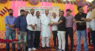 Organizing a party : ग्रामीण पत्रकारिता की चुनौतियों पर संगोष्ठी व मैंगो पार्टी का आयोजन ?