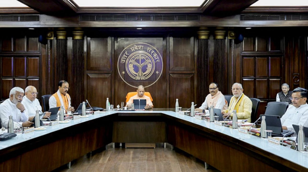 UP Government : यूपी सरकार की बड़ी सहूलियत, शहरों में अब मकान के साथ बना सकेंगे दुकान ?