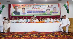 National Secretary Sanjay Kapoor : जिला व शहर कांग्रेस कमेटी के पदाधिकारियों ने ली पद की शपथ, पूर्व विधायक और पूर्व राष्ट्रीय सचिव संजय कपूर ने पदाधिकारियों को किए मनोनयन पत्र ?