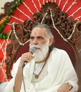 Swami Gyanananda Maharaj : सद्गुरु हमारे जीवन के अज्ञान रूपी अंधकार को दूर कर हृदय में ज्ञान का प्रकाश प्रज्ज्वलित करते हैं : गीता मनीषी स्वामी ज्ञानानंद महाराज ? 