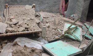 Daughter got injured : कैराना क्षेत्र के अन्तर्गत आने वाले गांव ऊँचागांव में मजदूर के मकान की छत गिरी, जिसमें पत्नी व बेटी घायल हो गई ?