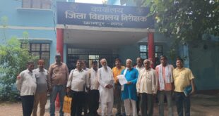 Assurance of resolution was given : कानपुर में शिक्षणेत्तर संघ ने मांगों का ज्ञापन सौंपा, शीघ्र निस्तारण का आश्वासन मिला ?