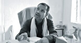 Hits the stone : महिला शिक्षक को पीटा  छात्रों की आए दिन करता है धुनाई शिकायत लेकर पहुंचे माता-पिता को भी मारता है पत्थर ?