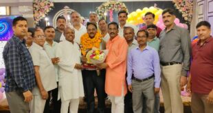 The organization congratulated : वरिष्ठ सहायक उमेश चंद शर्मा के सेवानिवृत्ति समारोह में गरिमामय विदाई, संगठन ने दी शुभकामनाएं ?