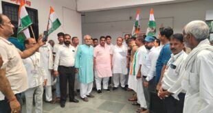 Fake cases : कांग्रेस प्रदेश अध्यक्ष अजय राय पर हुए फर्जी मुकदमें के विरोध में कांग्रेस जनों ने सौंपा कोतवाल को ज्ञापन