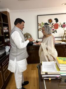 Discussion of issues : वस्त्र मंत्रालय सचिव से मुलाकात, ताप्ती मिल मुद्दों पर चर्चा ?