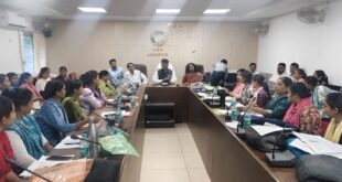 Surprise inspection : जिलाधिकारी डॉ. दिनेश चंद्र ने किया CMHO कार्यालय का औचक निरीक्षण ?