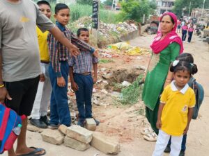 Children’s education affected : हापुड़ के रामपुर में धंसी पुलिया, ग्रामीणों में रोष, बच्चों की पढ़ाई प्रभावित ?